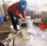 奶業(yè)困局，路在何方？