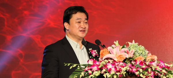 新華網(wǎng)董事長、總裁田舒斌致開幕詞