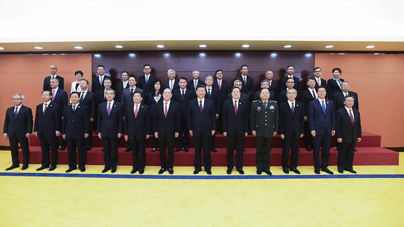 習(xí)近平會見澳門特別行政區(qū)新任行政、立法、司法機關(guān)負(fù)責(zé)人