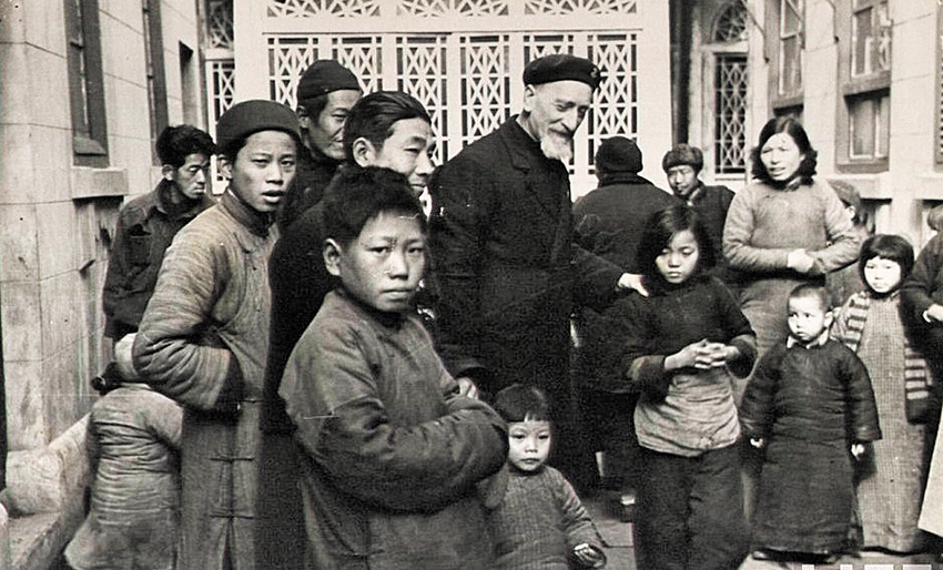 上?！澳鲜须y民區(qū)”：中外協(xié)作保護(hù)戰(zhàn)時(shí)平民創(chuàng)舉