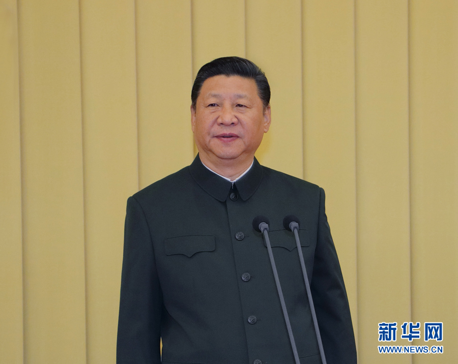 4月18日，中共中央總書記、國(guó)家主席、中央軍委主席習(xí)近平接見(jiàn)新調(diào)整組建軍級(jí)單位主官，并對(duì)各單位發(fā)布訓(xùn)令。這是習(xí)近平在發(fā)布訓(xùn)令。新華社記者 李剛 攝