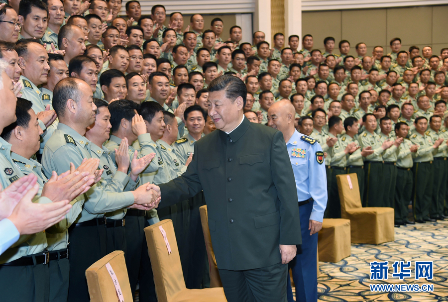 6月22日，正在山西省考察工作的中共中央總書記、國家主席、中央軍委主席習(xí)近平在太原接見駐晉部隊(duì)師以上領(lǐng)導(dǎo)干部和建制團(tuán)單位主官。新華社記者 琚振華 攝