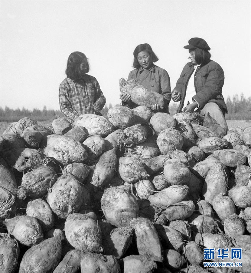（圖文互動(dòng)）（2）為了“中國號”巨輪揚(yáng)帆遠(yuǎn)航——中國共產(chǎn)黨領(lǐng)導(dǎo)下的人民軍隊(duì)忠于祖國、服務(wù)人民啟示錄