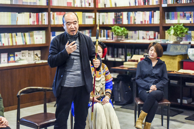 劉文濤：通過對(duì)每件兵器的復(fù)制，我們了解兵器造型與兵器制作的手藝，實(shí)現(xiàn)與古人的對(duì)話。
