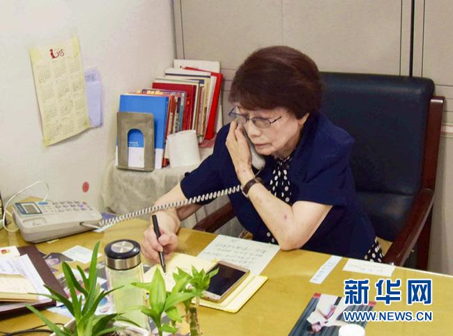 老年生活精力都放在教育上，健康秘訣是保持學習，簡單生活。