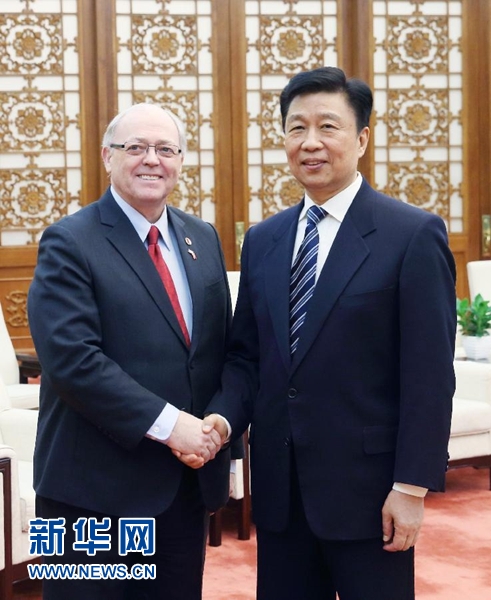 1月4日，中國(guó)國(guó)家副主席李源潮在北京人民大會(huì)堂會(huì)見加拿大參議長(zhǎng)富里。新華社記者 姚大偉 攝