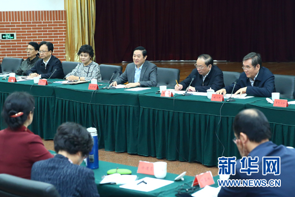 4月12日，中共中央政治局委員、中央書記處書記、中宣部部長劉奇葆在北京出席“走向世界的中國兒童文學(xué)”座談會(huì)并講話。 新華社記者丁海濤攝