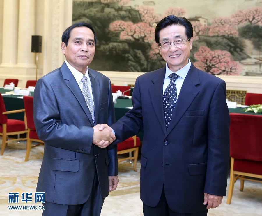 7月7日，中共中央書記處書記、中央紀(jì)委副書記趙洪祝在北京同老撾人民革命黨中央政治局委員、中央紀(jì)委書記、政府副總理本通率領(lǐng)的老撾人民革命黨代表團(tuán)舉行工作會(huì)談。新華社記者 姚大偉 攝 