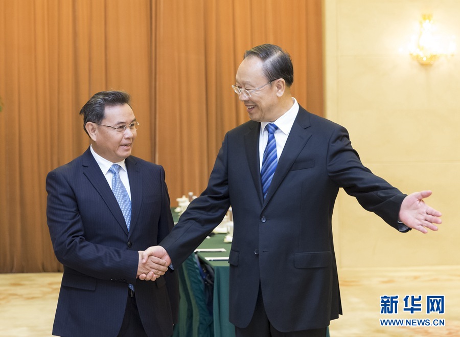 10月12日，中共中央書記處書記、全國(guó)政協(xié)副主席杜青林在北京會(huì)見來華訪問并出席“2016中國(guó)共產(chǎn)黨與世界對(duì)話會(huì)”的老撾人革黨中央政治局委員、建國(guó)陣線中央主席賽頌蓬·豐威漢率領(lǐng)的老撾人革黨代表團(tuán)?！⌒氯A社記者丁海濤攝