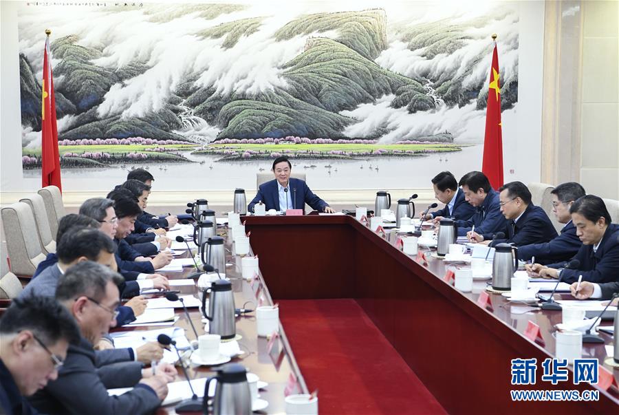 2月24日，中共中央政治局委員、中央書記處書記、中宣部部長劉奇葆出席國家高端智庫理事會(huì)擴(kuò)大會(huì)議。 新華社記者 張領(lǐng) 攝