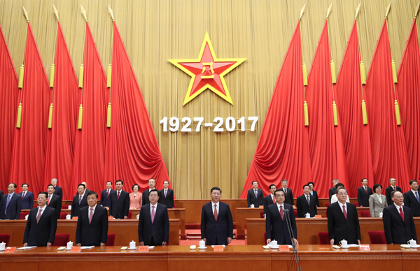 8月1日，慶祝中國(guó)人民解放軍建軍90周年大會(huì)在北京人民大會(huì)堂隆重舉行。中共中央總書記、國(guó)家主席、中央軍委主席習(xí)近平和李克強(qiáng)、張德江、俞正聲、劉云山、王岐山、張高麗等出席大會(huì)。新華社記者 鞠鵬 攝