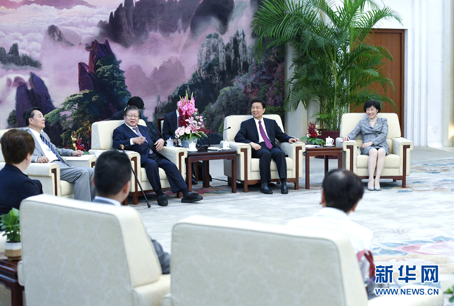 9月20日，國家副主席李源潮在北京會見由黨的最高顧問、前眾議長橫路孝弘率領的日本民進黨政治家代表團。 新華社記者 張領 攝 