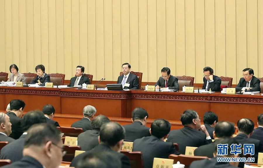 2月23日，十二屆全國人大常委會第三十三次會議在北京人民大會堂開幕。張德江委員長主持會議。 新華社記者　劉衛(wèi)兵　攝