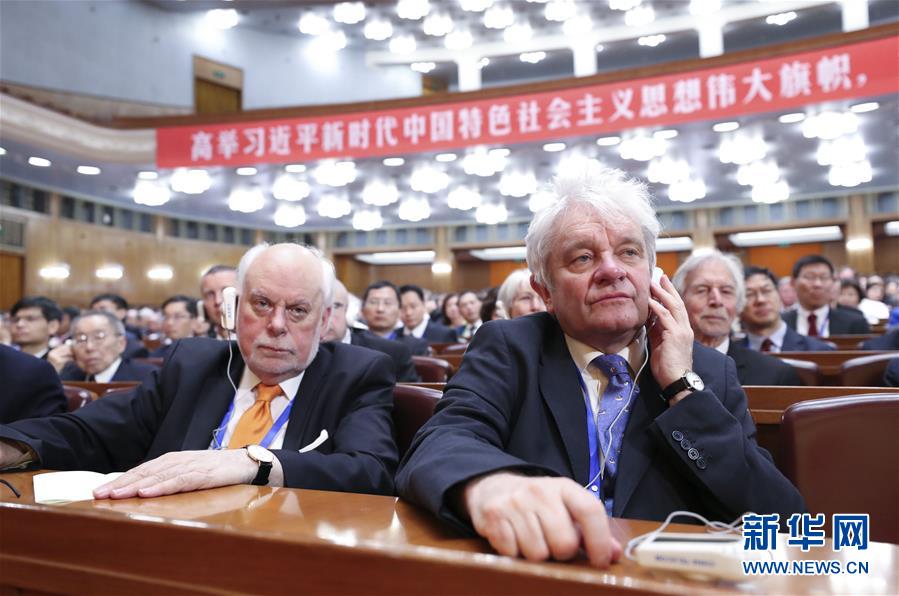 （新華全媒頭條·圖文互動）（3）向著建設(shè)世界科技強(qiáng)國的偉大目標(biāo)奮勇前進(jìn)！——習(xí)近平總書記在兩院院士大會上的重要講話引起熱烈反響之一 
