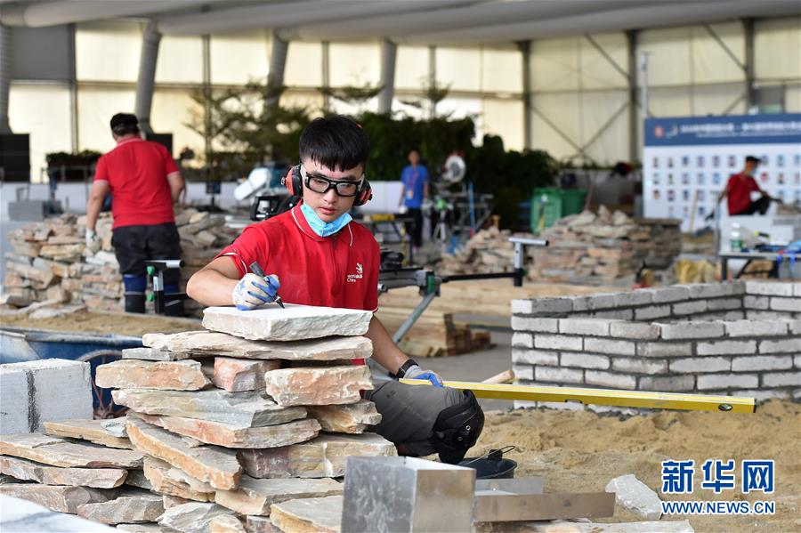 （新華全媒頭條·圖文互動）（2）上下合力，聚力破障，開辟“大國工匠”建設(shè)新格局