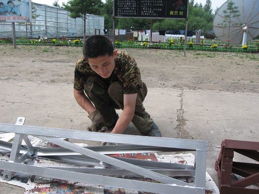 【網(wǎng)絡(luò)媒體國防行】軍中小能手！漠河雷達(dá)站里，別樣軍旅文化生活讓人“驚艷”