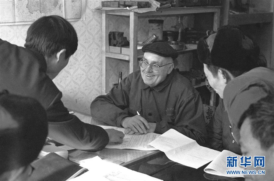 （圖文互動）（2）為發(fā)展和進步，與中國攜手同行——中國改革友誼獎章獲得者群像 