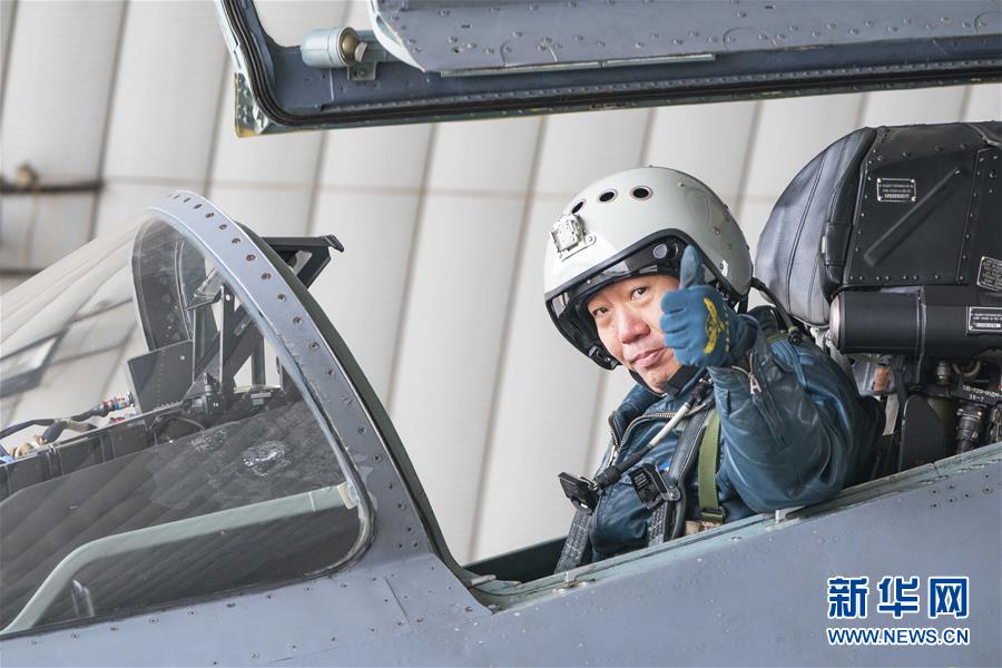 （新華全媒頭條·圖文互動）（4）戰(zhàn)鷹，為祖國奮飛——記空軍航空兵某旅旅長、特級飛行員郝井文