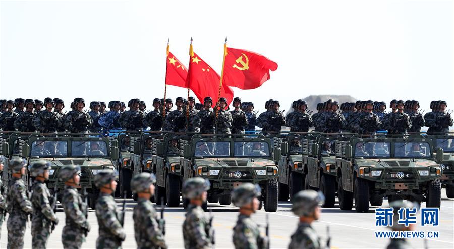 （新華全媒頭條·強軍思想引領(lǐng)新征程·圖文互動）（8）那一刻，我們光榮接受檢閱