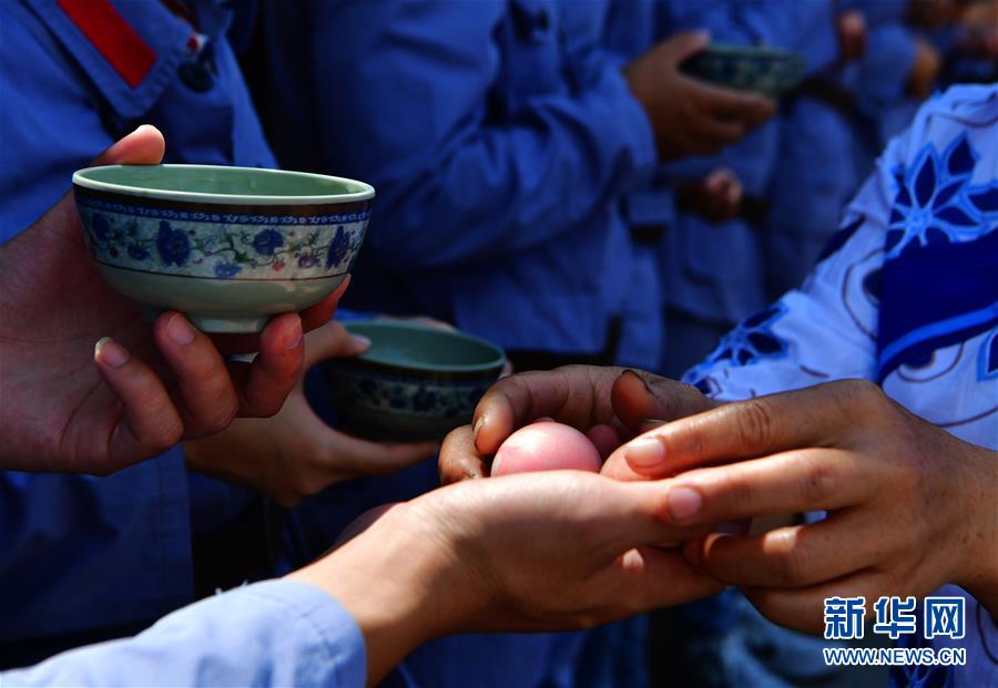 （新華全媒頭條·不忘初心、牢記使命——記者再走長征路·圖文互動）（4）風(fēng)展紅旗如畫——來自長征出發(fā)地長汀、寧化的紅色信仰報告 