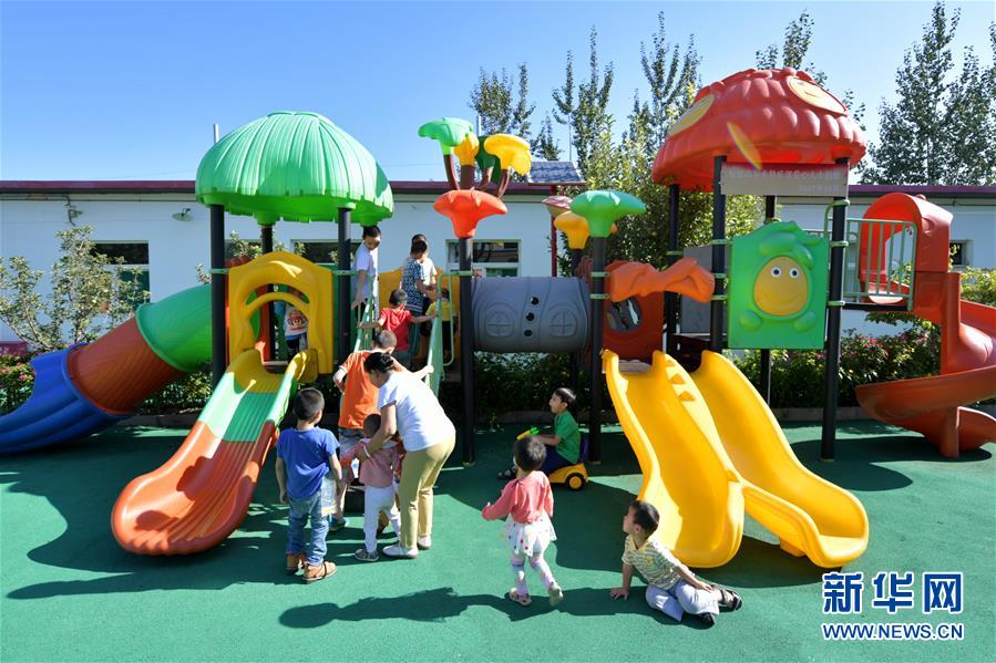 （在習(xí)近平新時代中國特色社會主義思想指引下——新時代新作為新篇章·總書記關(guān)心的百姓身邊事·圖文互動）（2）特別的愛，給特別的你——特殊教育的別樣風(fēng)景