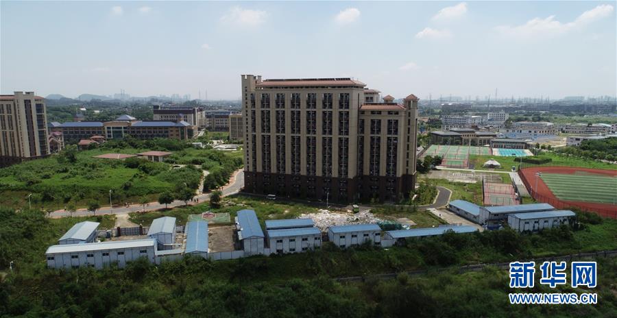 （在習(xí)近平新時代中國特色社會主義思想指引下——新時代新作為新篇章·圖文互動）（1）“我們給火箭做減重”——高?？萍紕?chuàng)新進(jìn)行時