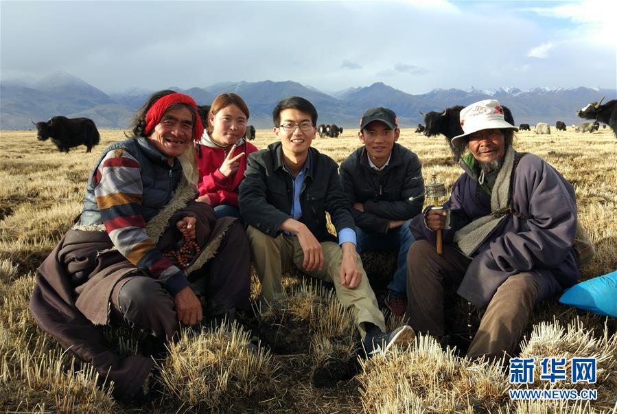 （在習(xí)近平新時代中國特色社會主義思想指引下——新時代新作為新篇章·總書記關(guān)心的百姓身邊事·圖文互動)（1）“我走進大山，是為了讓你走出大山”——大學(xué)生支教故事
