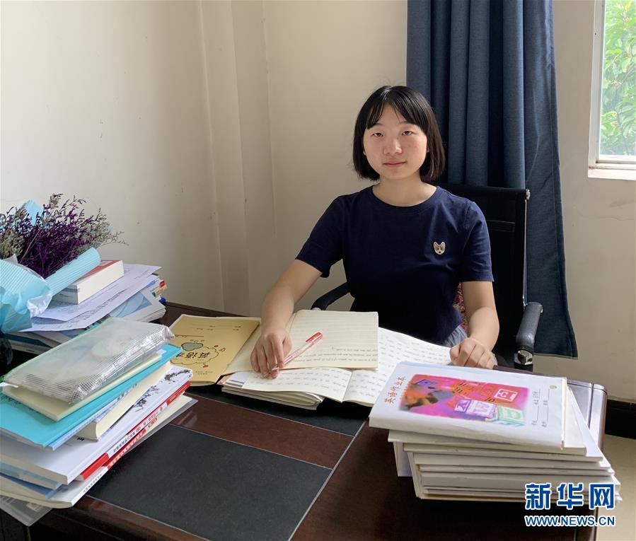 （在習(xí)近平新時代中國特色社會主義思想指引下——新時代新作為新篇章·總書記關(guān)心的百姓身邊事·圖文互動)（2）“我走進大山，是為了讓你走出大山”——大學(xué)生支教故事