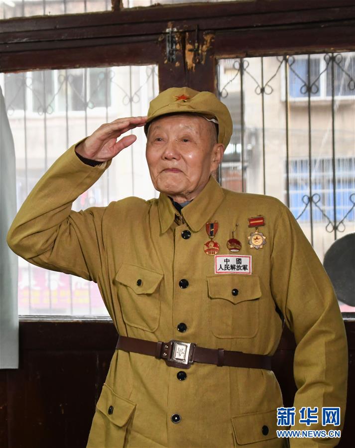 （壯麗70年·奮斗新時(shí)代——共和國榮光）（1）張富清：緊跟黨走，做黨的好戰(zhàn)士