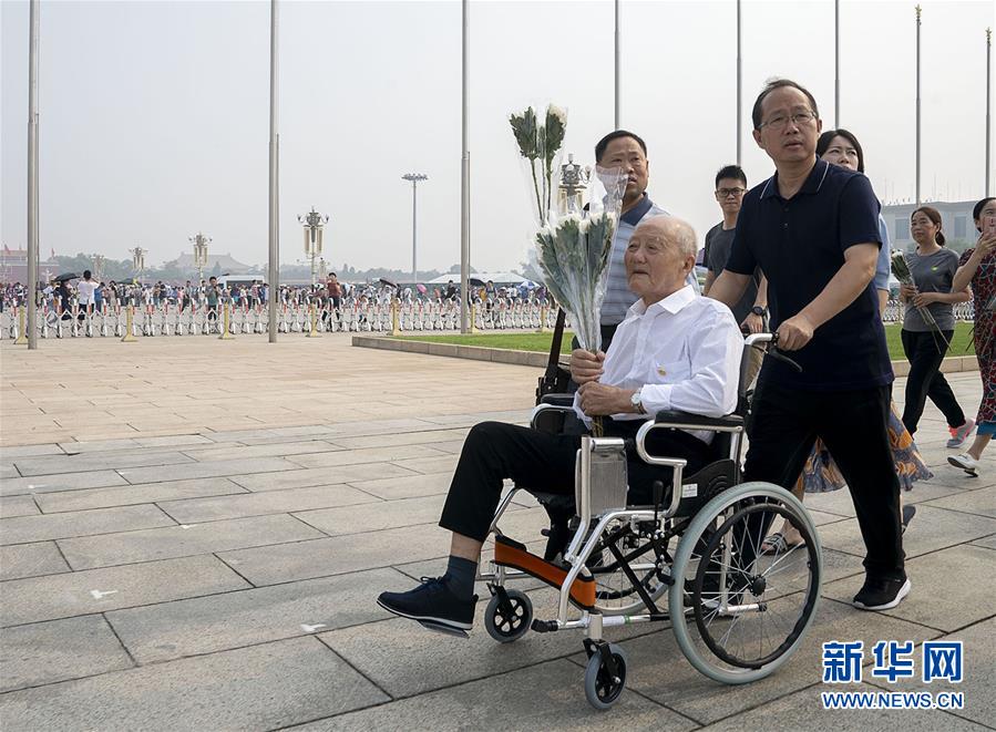 （壯麗70年·奮斗新時(shí)代——共和國榮光）（2）張富清：緊跟黨走，做黨的好戰(zhàn)士