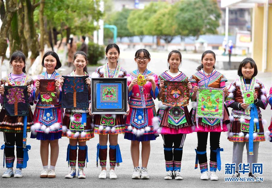 （新華全媒頭條·圖文互動）（2）讓各民族手足相親守望相助——以習(xí)近平同志為核心的黨中央關(guān)心少數(shù)民族和民族工作紀(jì)實
