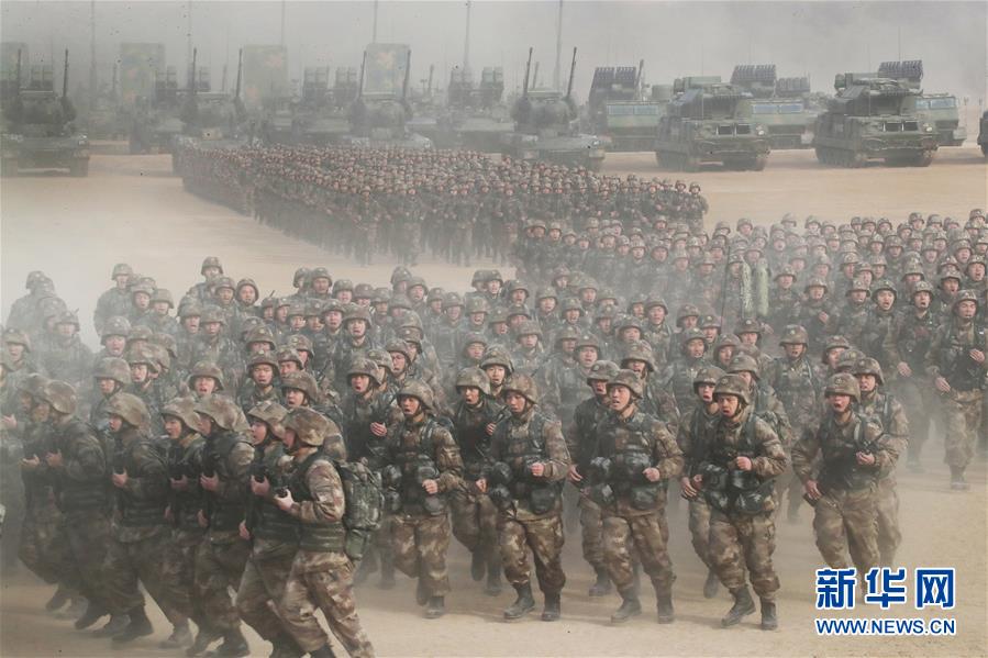 （新華全媒頭條·圖文互動）（4）沿著中國特色強軍之路闊步前進——黨中央、中央軍委領(lǐng)導(dǎo)推進國防和軍隊建設(shè)70年紀實