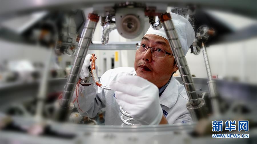 （德耀中華·圖文互動）（1）王曙群：“腳踏實地、仰望星空”的大國工匠