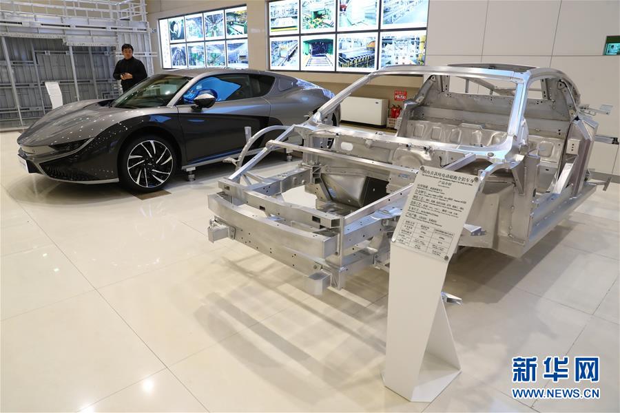 （四中全會精神在基層·圖文互動(dòng)）（2）老工業(yè)城市“明星產(chǎn)品”的昔與今