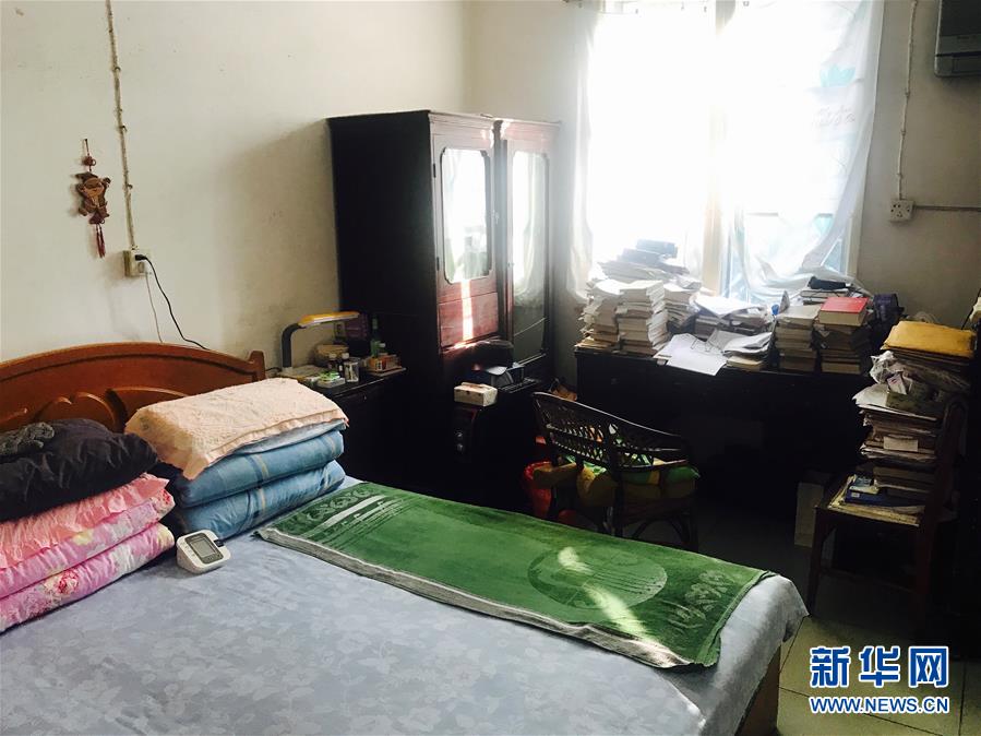 （新華全媒頭條·圖文互動）（11）滄海橫流 信仰彌堅(jiān)——記共產(chǎn)黨員、湘潭大學(xué)九旬教授滄南