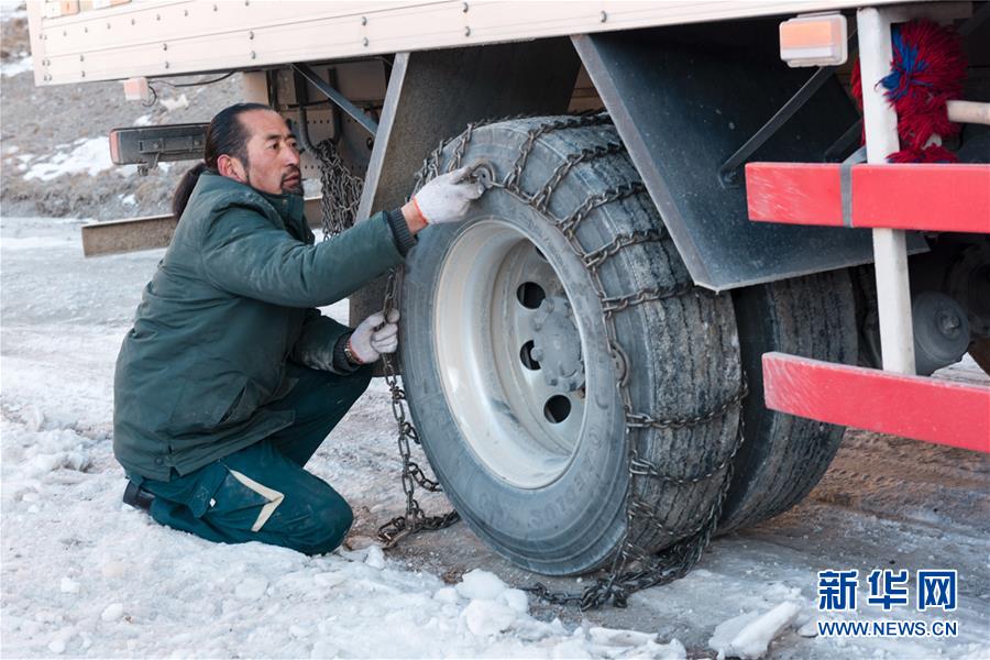 （新華全媒頭條·圖文互動）（4）格?；ㄩ_滿天路——寫在川藏公路通車65周年之際
