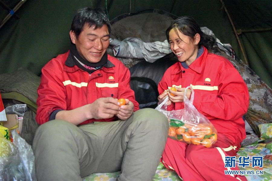 （新春走基層·圖文互動）（7）寒冬里，“沙漠玫瑰”猶自綻放