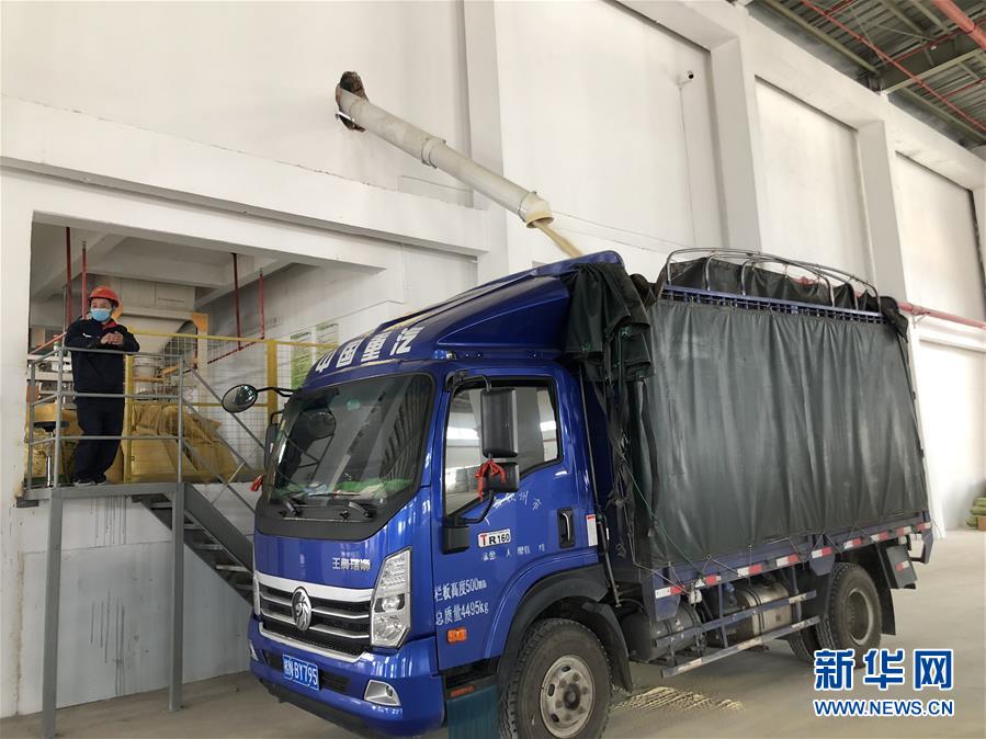 （圖文互動）（5）抓好防疫保暢，還管司機吃飯——廣西欽州保稅港區(qū)服務(wù)企業(yè)復(fù)工見聞