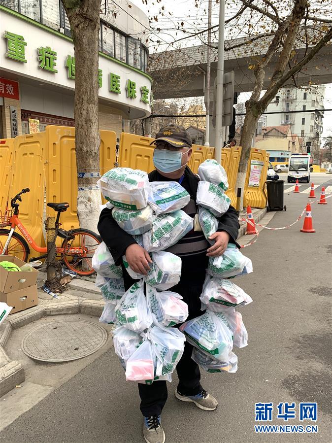 （新華全媒頭條·圖文互動）（8）一鼓作氣，不勝不休！——寫在疫情防控阻擊戰(zhàn)的關(guān)鍵時刻