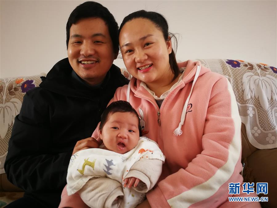 （一線抗疫群英譜·圖文互動）（6）羅文浩：“女兒，你的名字里有溫暖，有榮光！”