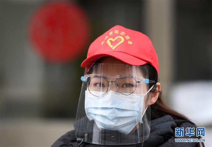 （習(xí)近平致敬的戰(zhàn)“疫”英雄·志愿者篇·圖文互動）（4）他們，微光成炬照征程