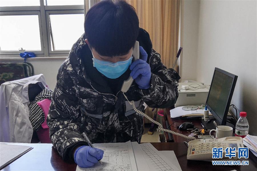 （一線抗疫群英譜·圖文互動(dòng)）（2）大學(xué)生志愿者譚藝西：在武漢，我和媽媽共戰(zhàn)“疫”