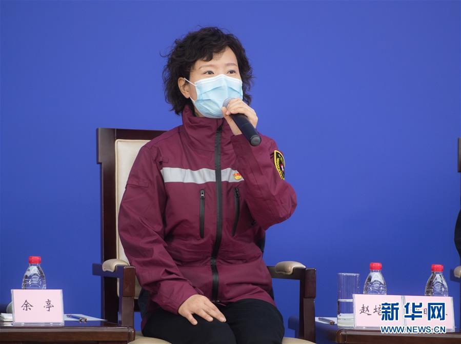 （聚焦疫情防控·圖文互動(dòng)）（5）分秒必爭(zhēng)！一切為了治病救人——中國(guó)抗疫生命至上的生動(dòng)實(shí)踐