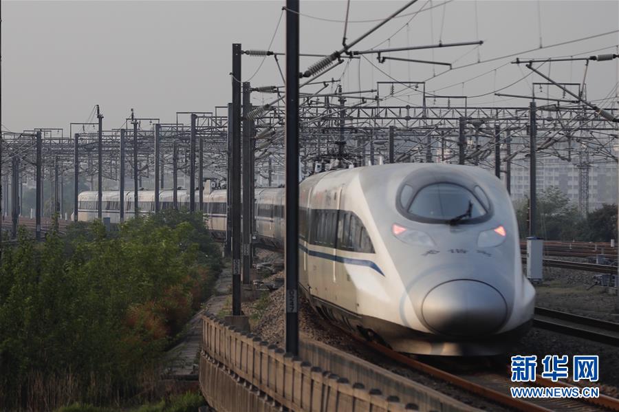 （新華全媒頭條·圖文互動）（1）這個春天，追尋奮斗者的腳步——寫在2020年“五一”國際勞動節(jié)到來之際