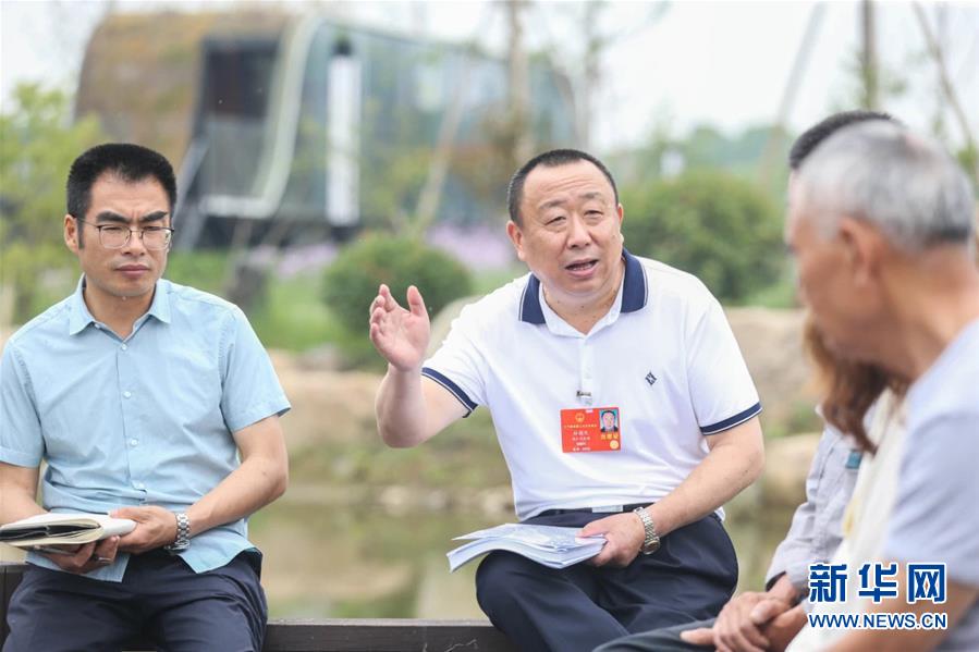 （新華全媒頭條·兩會精神看落實·圖文互動）（2）整體謀劃、系統(tǒng)升級、全面提升——落實全國兩會精神織牢織密公共衛(wèi)生防護網(wǎng)