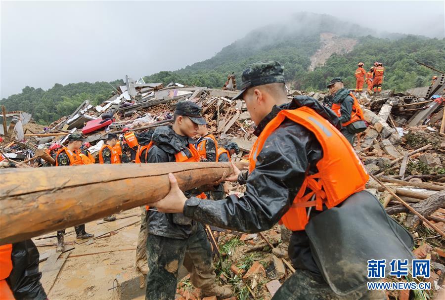 （圖文互動(dòng)）（11）武警官兵持續(xù)奮戰(zhàn)多地洪澇災(zāi)害搶險(xiǎn)救援一線(xiàn)