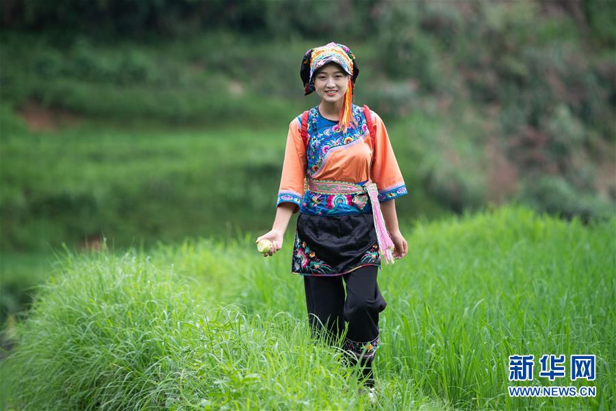 （新華全媒頭條·走向我們的小康生活·圖文互動）（4）那山，那人，那苗寨——十八洞村三代人的奮斗史