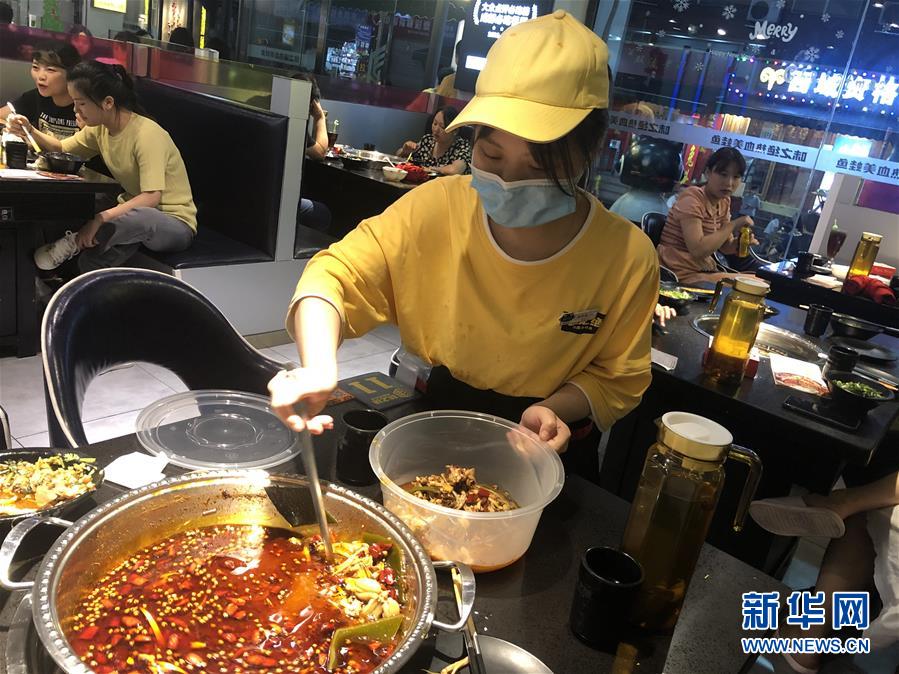 （在習(xí)近平新時(shí)代中國(guó)特色社會(huì)主義思想指引下——新時(shí)代新作為新篇章·習(xí)近平總書(shū)記關(guān)切事·圖文互動(dòng)）（1）珍惜盤中餐，狠剎浪費(fèi)風(fēng)——各地積極行動(dòng)堅(jiān)決制止餐飲浪費(fèi)