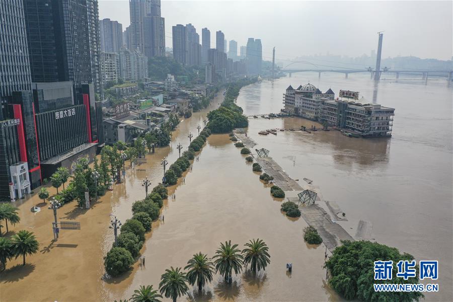 （防汛抗洪·圖文互動）（10）救援，在被洪水漫過的街巷之間——直擊重慶長江、嘉陵江抗洪一線