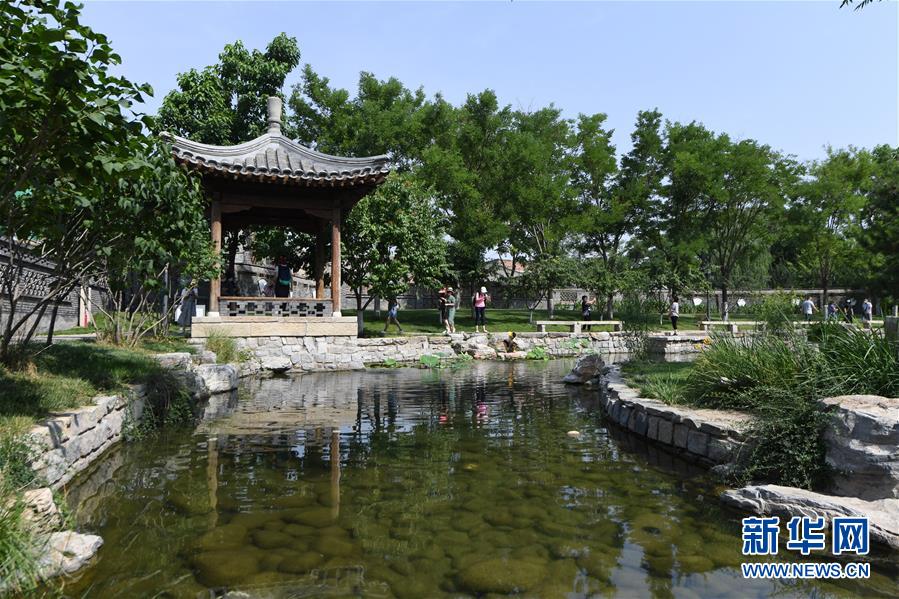 （走向我們的小康生活·圖文互動(dòng)）（3）小橋、流水、書香、人家——老北京胡同里的恬靜棲居
